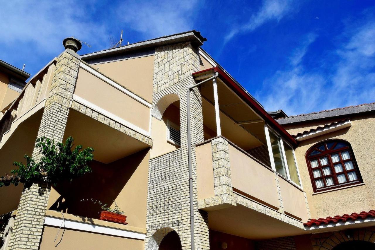 Zoro Apartments Palit المظهر الخارجي الصورة