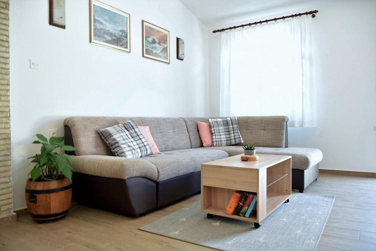 Zoro Apartments Palit المظهر الخارجي الصورة