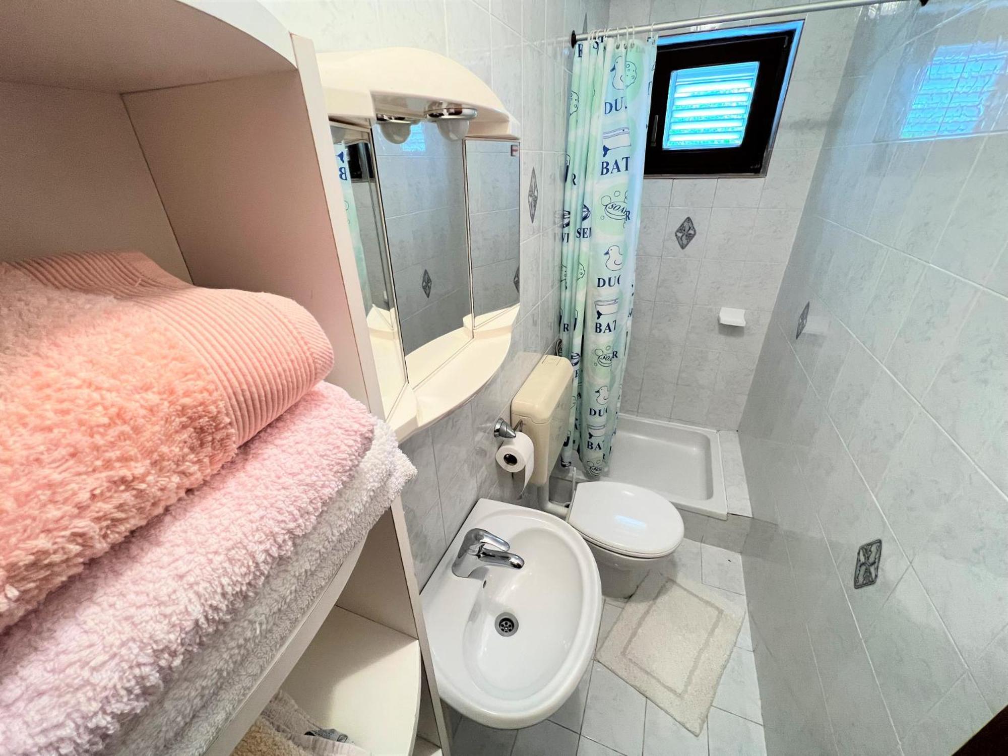 Zoro Apartments Palit الغرفة الصورة